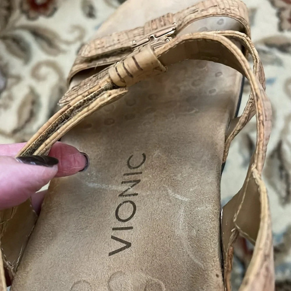 Vionic Amber-Gold Cork Sandals Size 7 - Picture 8 of 8